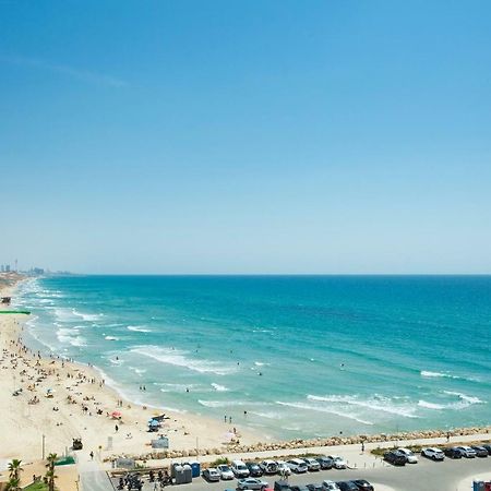 Aparthotel Okeanos On The Beach Herzliya Exterior photo