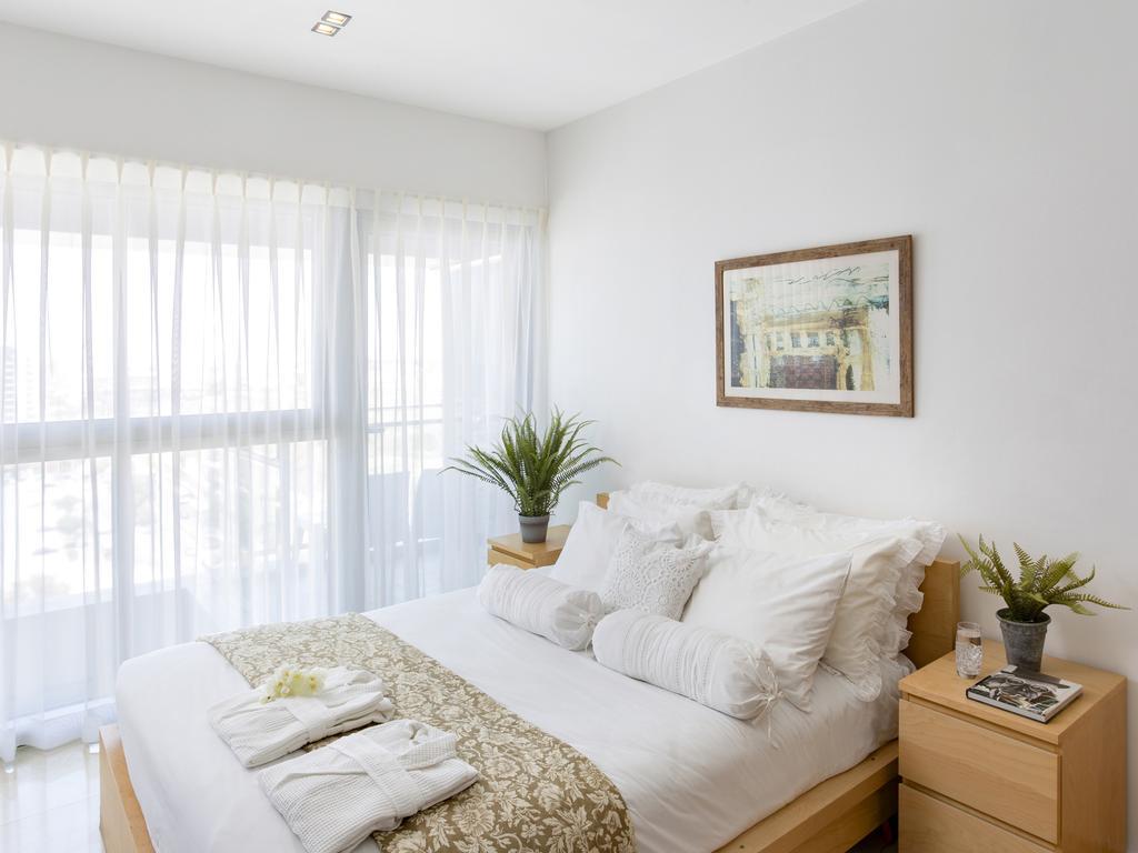 Aparthotel Okeanos On The Beach Herzliya Room photo