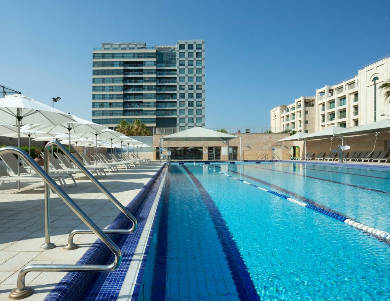 Aparthotel Okeanos On The Beach Herzliya Exterior photo