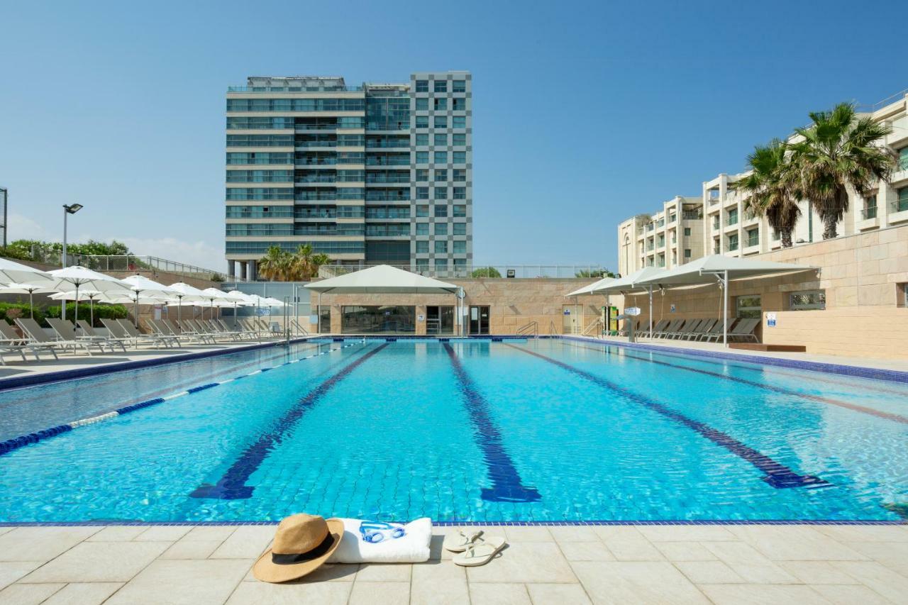 Aparthotel Okeanos On The Beach Herzliya Exterior photo