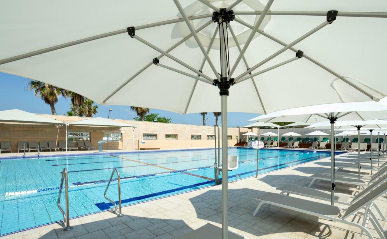 Aparthotel Okeanos On The Beach Herzliya Exterior photo